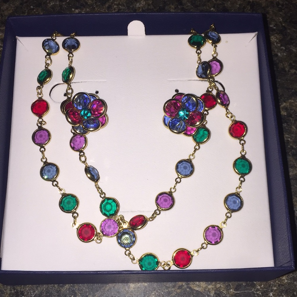 Vintage Swarovski set clip on earrings necklace